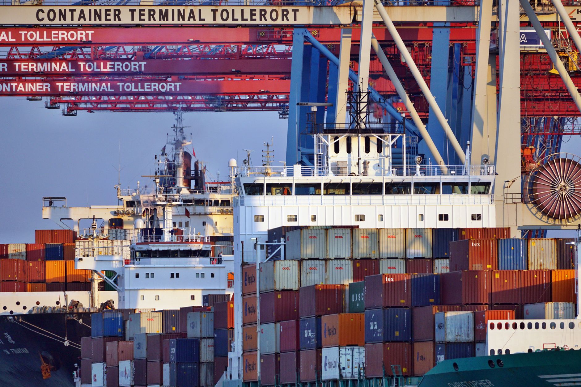 international shipping containers