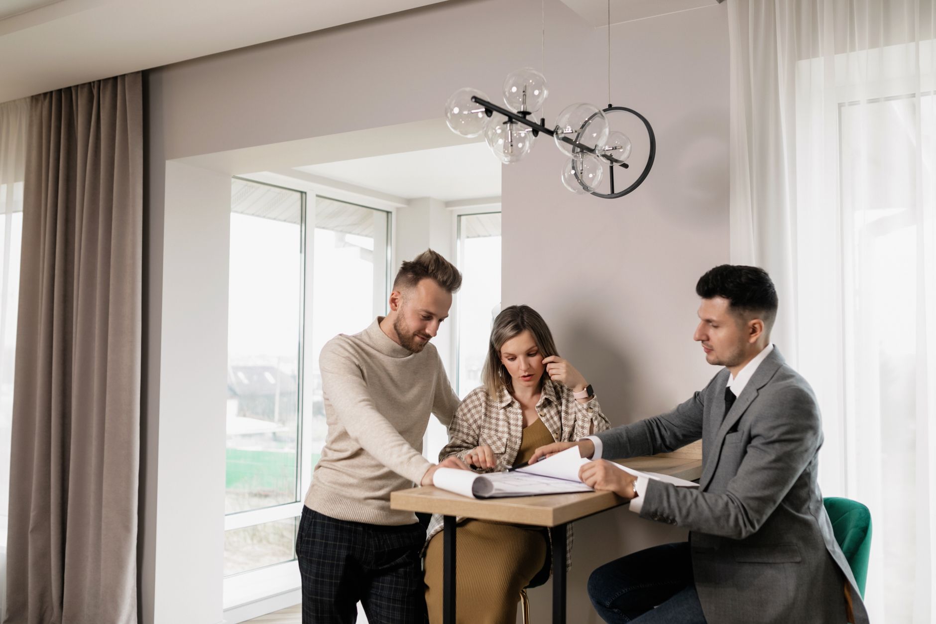 real estate agent explaining contract